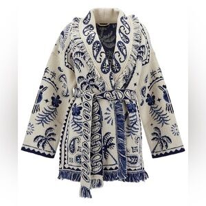 Elegant Blue and Cream Patterned Teddy Jacket